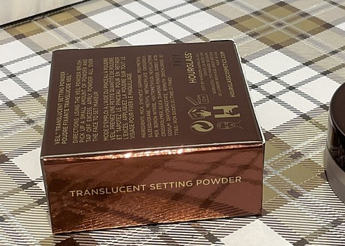 HOURGLASS VEIL Translucent Loose Setting Powder TRAVEL SIZE .07 oz/2 g - Picture 7 of 10