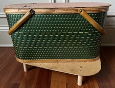 Hawkeye Burlington Woven Picnic Basket Green Shelf Insert Metal Handles 1970s