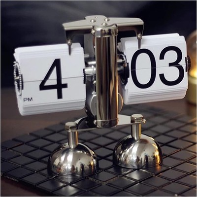 Flip Clock Klappzahlenuhr Retro Uhr Tischuhr Bahnhofsuhr Zuhause Tisch Dekor NEU