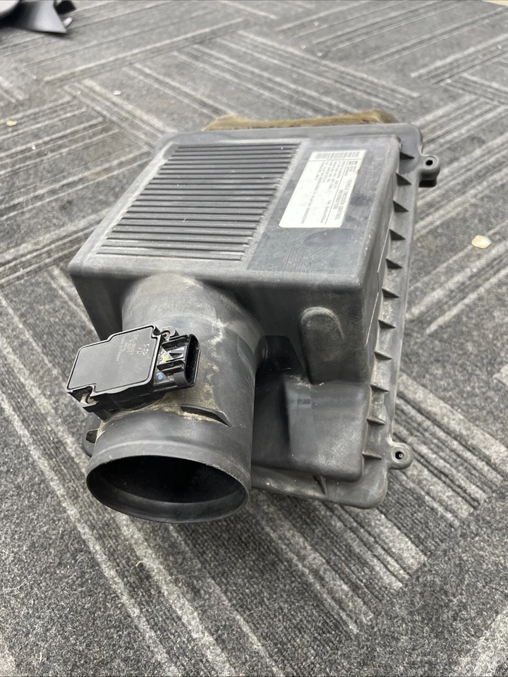 Caja de filtro de filtro de aire Chevy Tahoe GMC Yukon 6,2 L 2007 2008 2009 OEM Foto 2 de 4