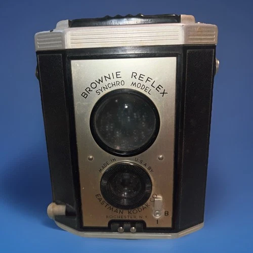 Vintage Brownie Reflex Synchro Model Camera Untested Eastman Kodak w/Strap USA