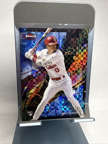 2024 Topps Finest Masyn Winn RC blu scacchiera rifrattore comune 11/99 - Foto 1 di 3