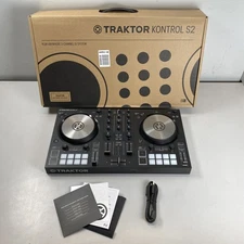 Traktor Kontrol S2 MK3 Play-Anywhere 2-Channel DJ Controller