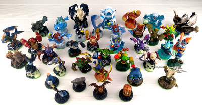 LOT OF 39 ACTIVISION SKYLANDERS SPYRO'S ADVENTURE CHARACTERS/FIGURES-MAGIC ITEMS