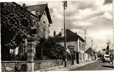 Old postcard Neauphile-le-Chateau - Route de St-GERMAIN (165607)