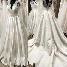 Elegant Wedding Dresses Lace Long Sleeves V Neck Illusion Back Bridal Gowns