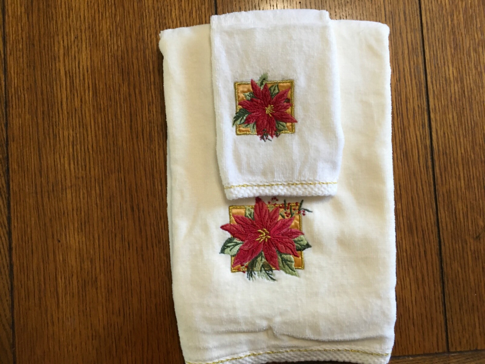 Poinsettia bathroom towels bath size and washcloth ivory white with gold accents eBay