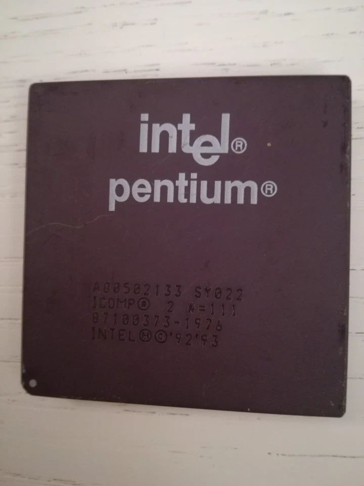 Intel Pentium 133MHZ SY022 A80502133 CPU Processor Socket 7 - Immagine 3 di 4