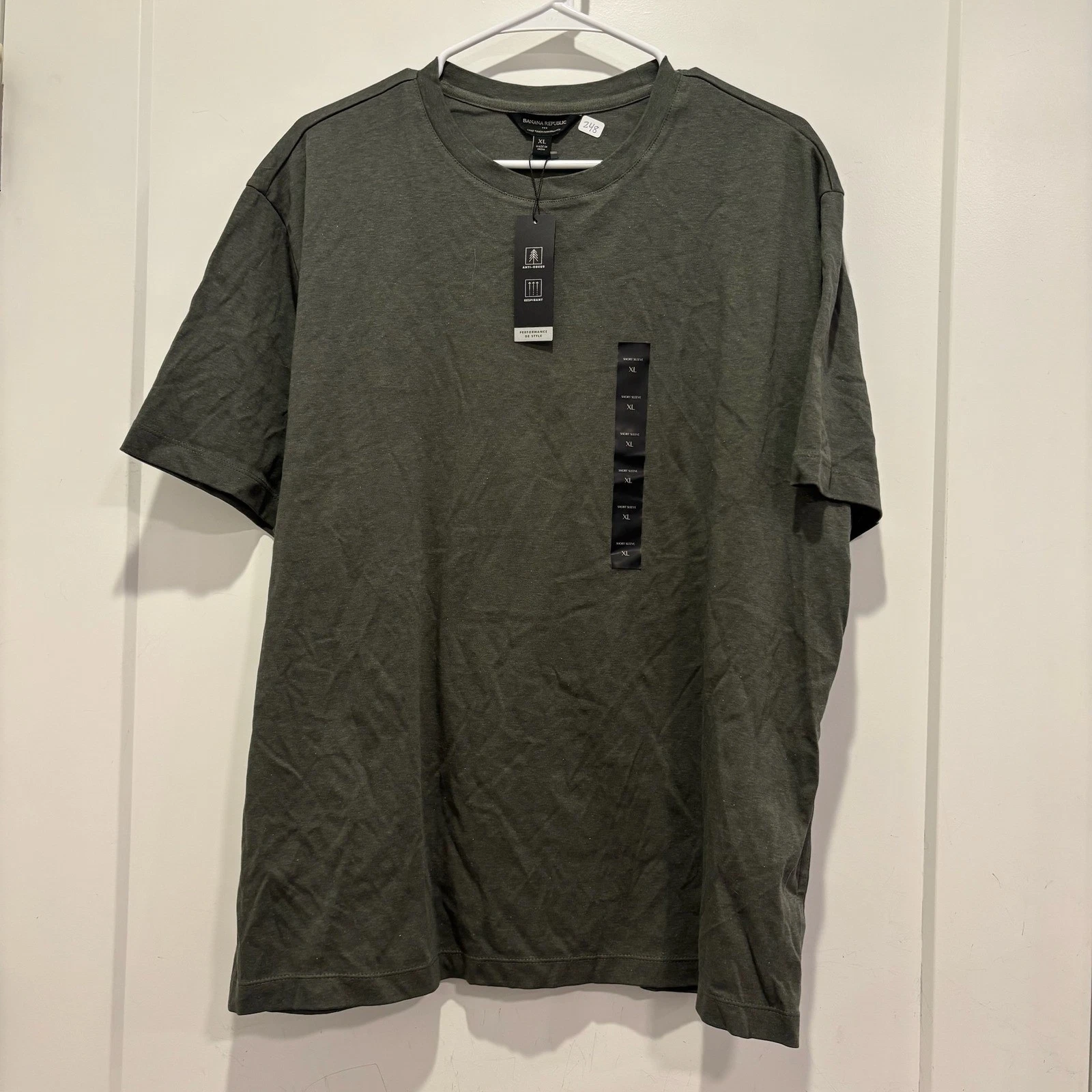 Banana Republic Luxe Touch Performance T-Shirt Mens XL Olive Green Anti-Odor NWT