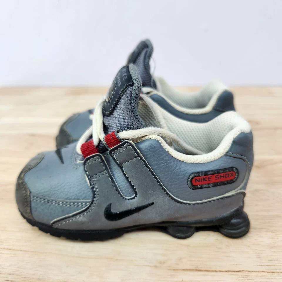 Nike Shox Tenis Niño Zapato Talla 6.5C Gris (488308-025) Foto 2 de 4