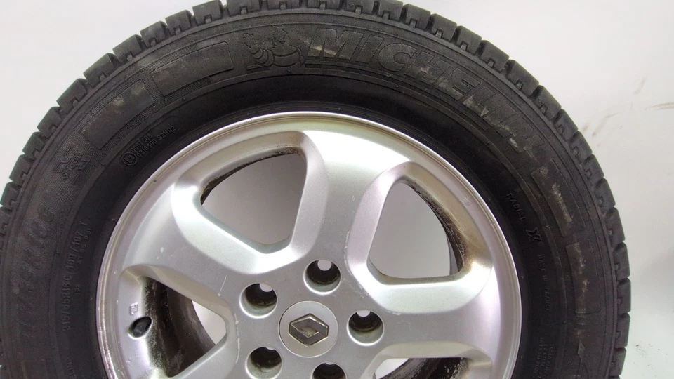 8200709828 LLANTA / 184597 PARA RENAULT TRAFIC II AUTOBUS JL 2.0 DCI 115 - Imagen 2 de 4