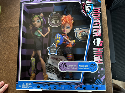 #ad Clawdeen Wolf and Howl Monster High Sister Pack NIB NBO $150.00