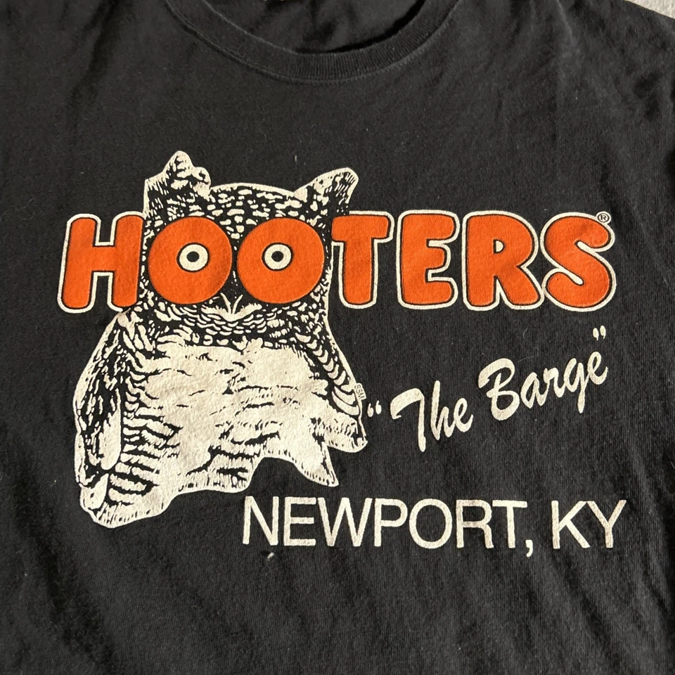 Camisa De Colección Hooters Informal Gráfica Doble Cara - Para Hombre Talla Grande L Foto 2 de 4