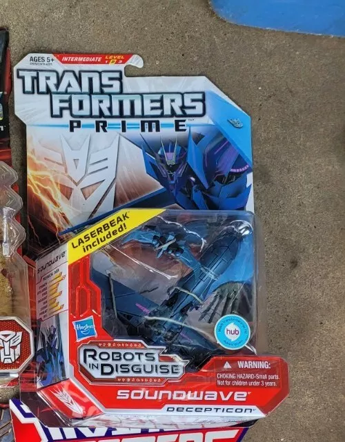 Transformers Prime: Robots In Disguise Soundwave Toy Gallery