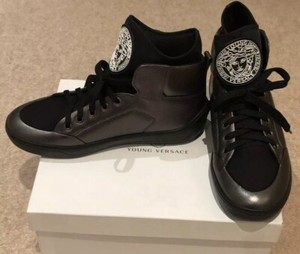 boys high top trainers