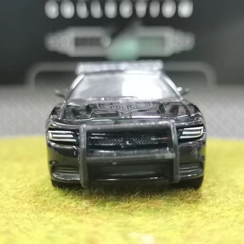 Greenlight 1:64 2016 Dodge Charger Pursuit Black Bandit Collectible Car - Picture 3 of 6