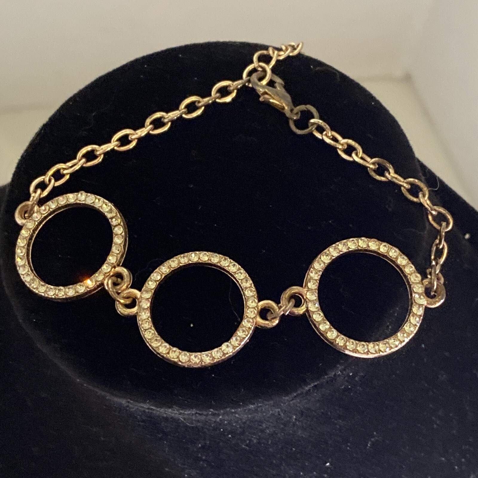 Stylish Goldtone Rhinestone Bracelet Adjustable 7-9 Inch B10C Design-image