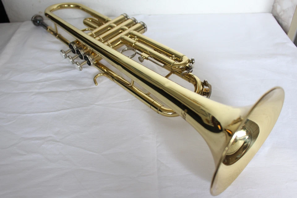 JAZZ TROMPETE MIT VERSILBERTEM MUNDSTÜCK UND KOFFER NEUWERTIGER ZUSTAND #11220 - Bild 3 von 4