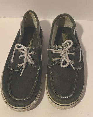 boys white boat shoes
