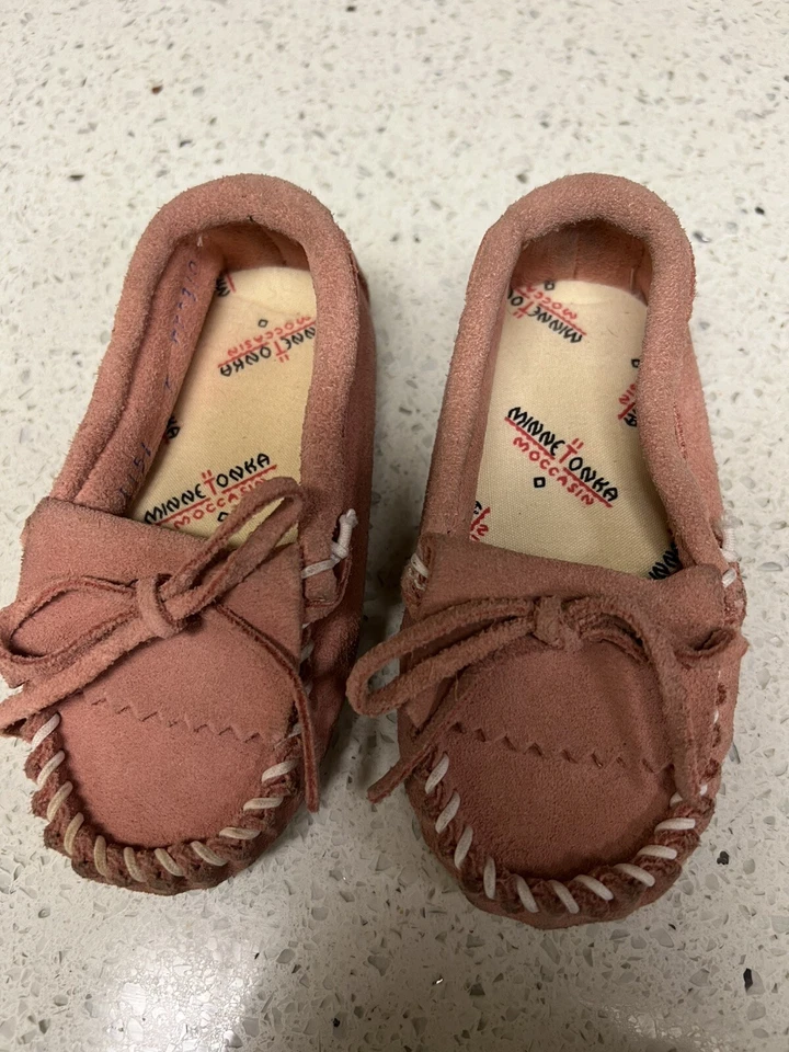 Minnetonka Mocasines Niño Pequeño Cuero Gamuza Conducción Mocasines Zapatos Talla 5 Rosa Boho Foto 2 de 4