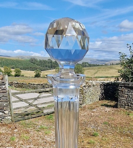 Vintage Cut Crystal Decanter with Faceted Ball Stopper, Hobstar Diamond Cut (photo 2)