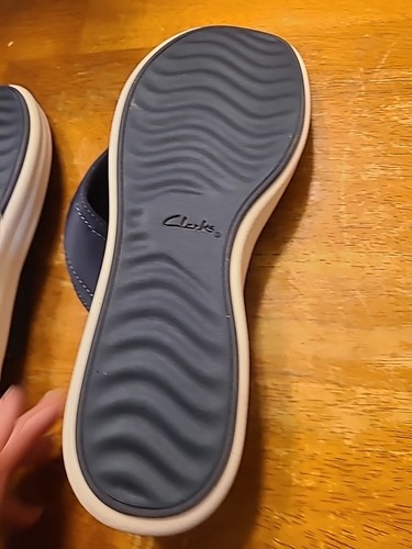 Clarks Cloudsteppers Thong Sandals Drift Flora Navy Size 11 W cushion Soft - Picture 8 of 10