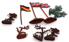 Selection of vintage Britains plastic tpy accessories