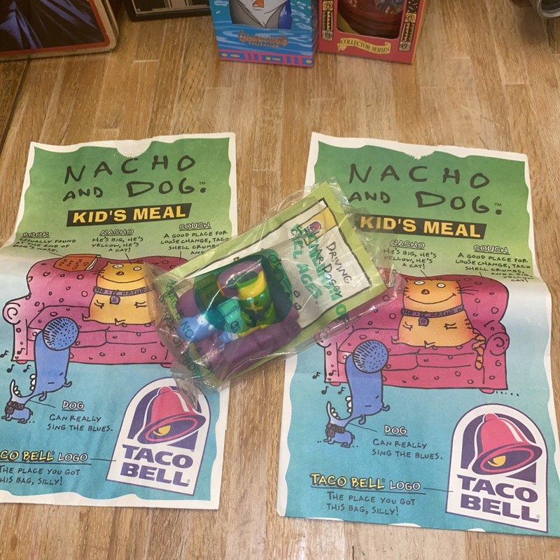 Vintage 1995 Taco Bell Nacho And Dog On Purple Couch Toy Driving Mr Doggy + Bags