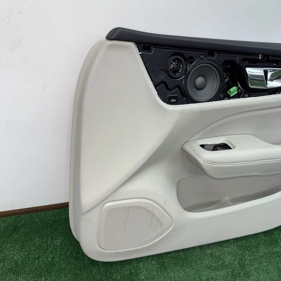 Tarjeta de panel de puerta interior delantera derecha Volvo S60 2019-2025 OEM Foto 2 de 4