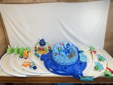 مقتنيات Baby Einstein