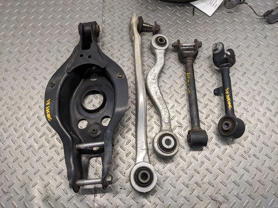 Lexus IS250 IS350 2014-2020 suspensión trasera lado izquierdo buje husillo nudillo 1177846 Foto 2 de 4