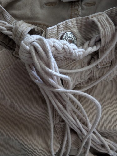 Gap Kids Girl khaki Bermuda cut off size 6 Slim shorts with rope belt. - Picture 9 of 9