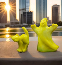 Scaredy Cat  Ghost Mosser Art Glass for Fenton Dandelion Yellow Glows UV