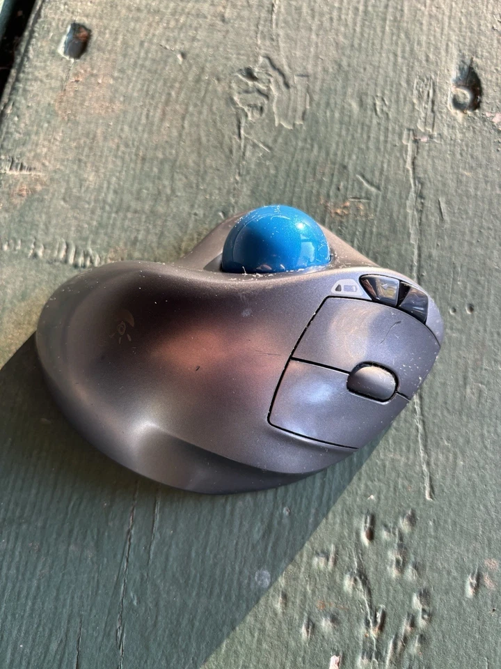 Logitech M570 Wireless Trackball Mouse No Dongle - Image 4 of 4