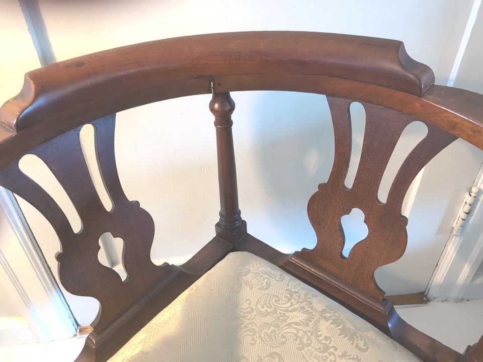 Antigua silla esquinera Chippendale de nogal del siglo XVIII alrededor de 1780 Foto 3 de 4