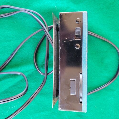 AHM 70002 HO Scale Thunder Line Variable DC & Constant AC Power Pack - Picture 3 of 6