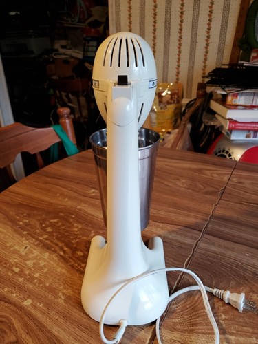 Hamilton Beach DrinkMaster White Classic Milkshake Mixer 727W Shake Machine - Picture 3 of 6
