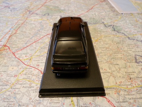 BMW M 3 Noire 1988 IXO pour Auto Plus 1/43 sur socle - Picture 4 of 4