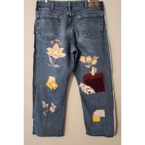 Upcycled Boyfriend stitched patches button appliques flowers beads pockets art h - Imagen 5 de 7