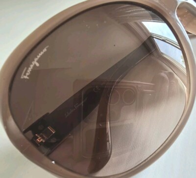 Salvatore Ferragamo SF 770S 665 Opal Rose Sunglasses with  display picture 3