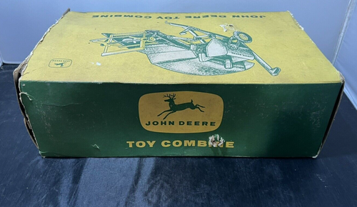 Vintage Original 1/16 Eska / Ertl John Deere 30A Pull Type Combine with Box - Picture 8 of 10