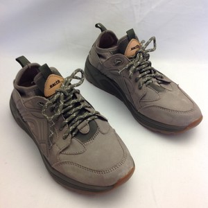 earth brand sneakers