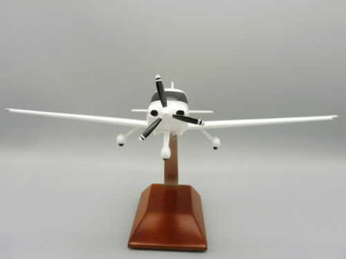CIRRUS SR20 LUFTHANSA EFA 1/40 Herpa 490160 European Flight Academy - Photo 4 sur 12