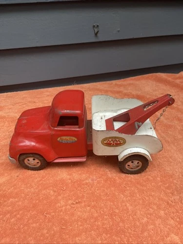 Vintage Tonka 1955 Wrecker Tow Truck Pressed Steel MM Official Service Red-White