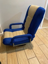 Retro Style Gaming Chair - Low Ground Recliner - 360 swivel - Blue/Beige.