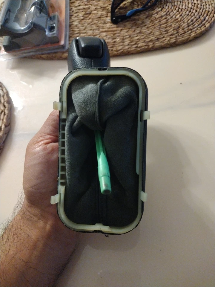 LAND ROVER RANGE ROVER L322 TD6 AUTOMATIC GEAR KNOB & GAITOR (2002 - 2009) - Image 3 of 4