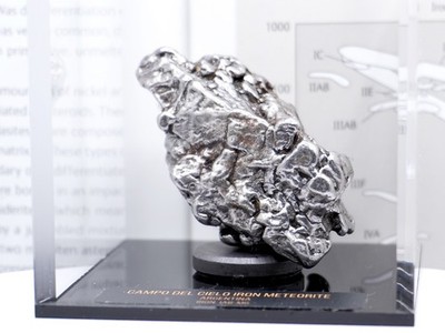 Campo del Cielo Meteorite,Certified iron meteorite in Display Box