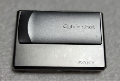 Sony Cyber-shot Compact Digital Camera with Carl Zeiss Vario