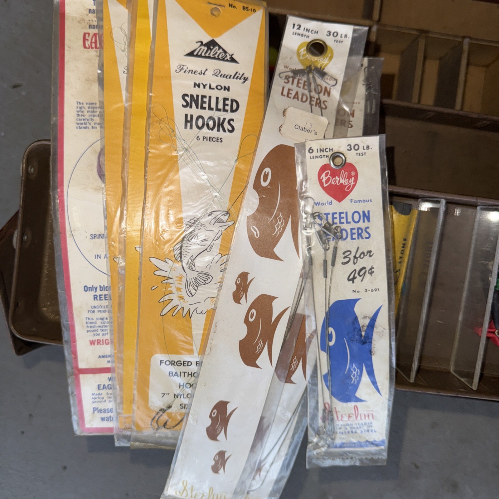 Vintage Simonsen Tackle Box Contents Large 19 X  10.5 X 8.5 Wood Lure Bobbers