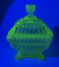 Northwood Alaska Victorian Vaseline Opalescent Covered Sugar Bowl - Candy Dish